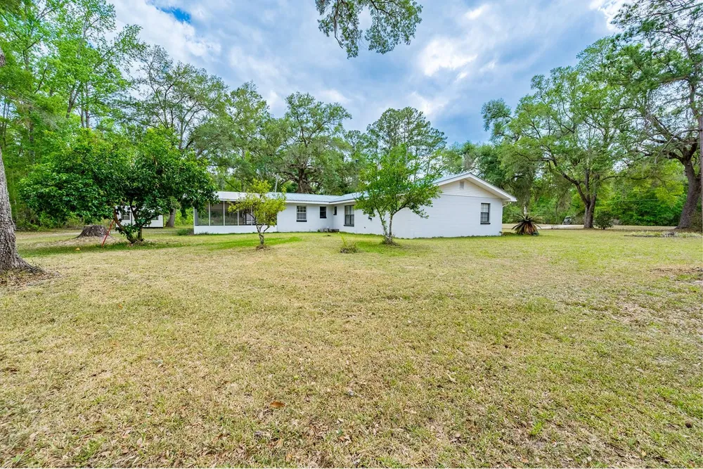 1753 SE HIGHWAY 349 Old Town, FL 32680