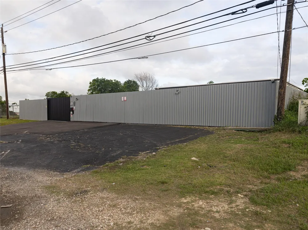 16526 Market Street Channelview, TX 77530