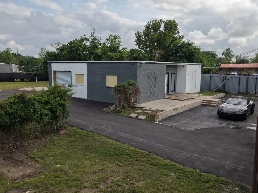 16526 Market Street Channelview, TX 77530