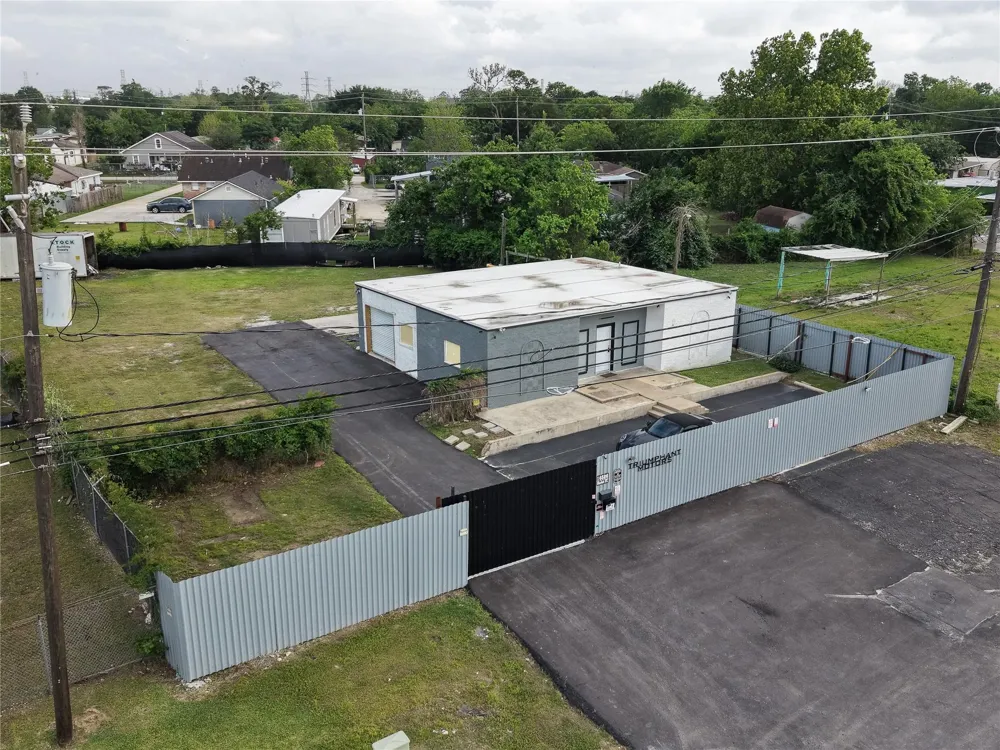 16526 Market Street Channelview, TX 77530