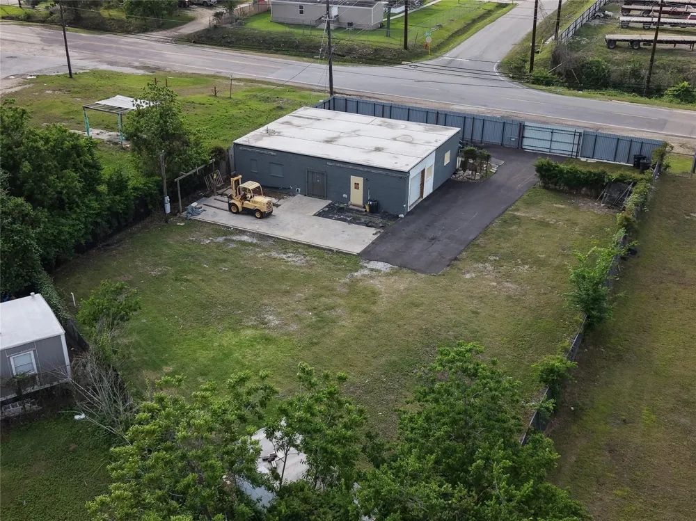 16526 Market Street Channelview, TX 77530