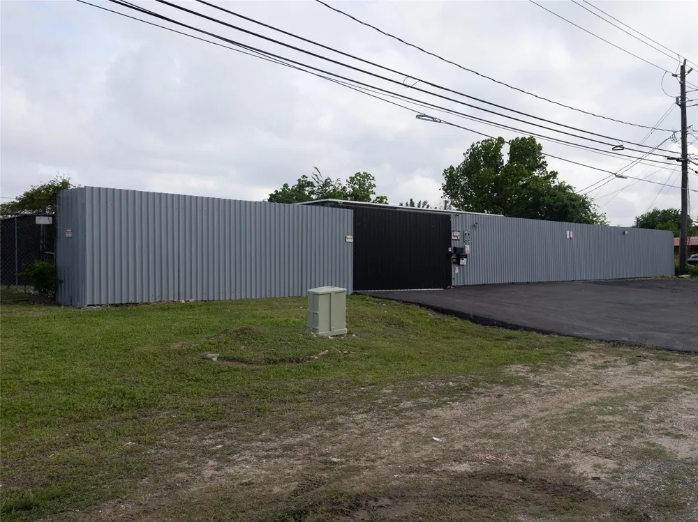 16526 Market Street Channelview, TX 77530