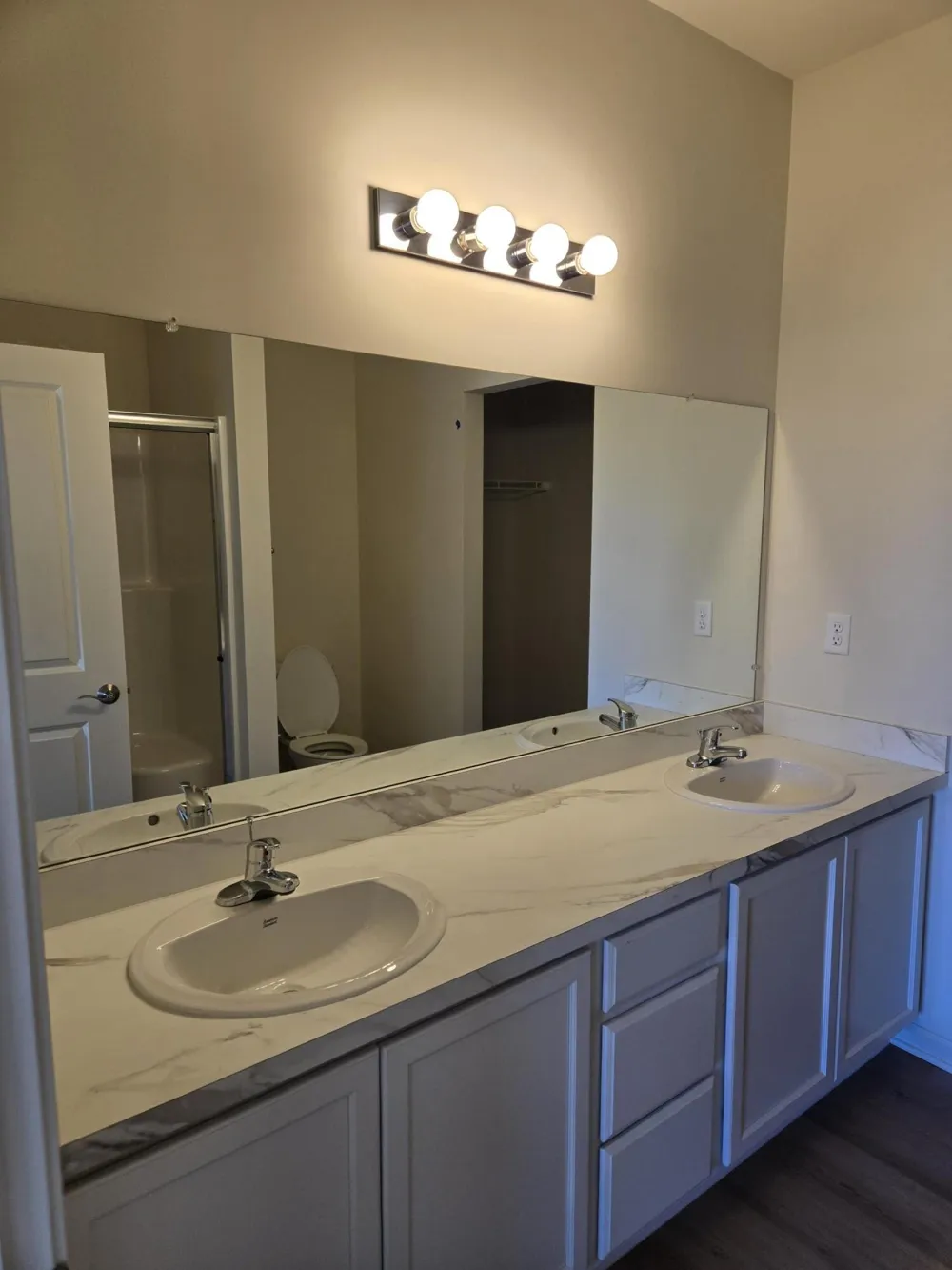 4264 Plum Village Circle #40 Monroe, MI 48161