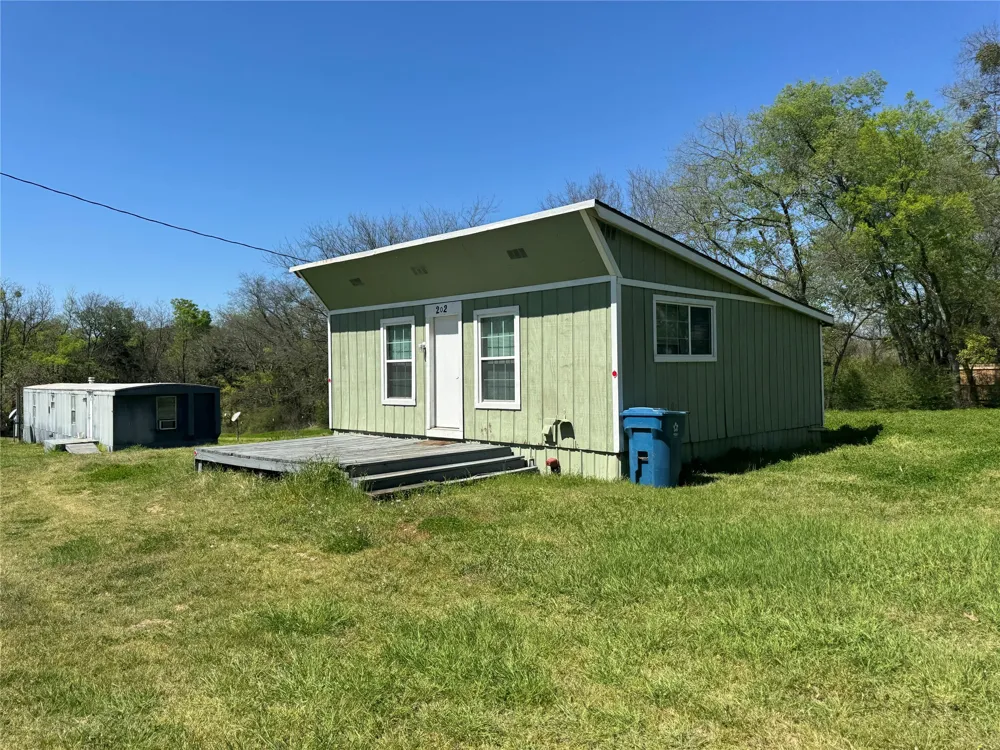 202 W Tarrant Street Cumby, TX 75433