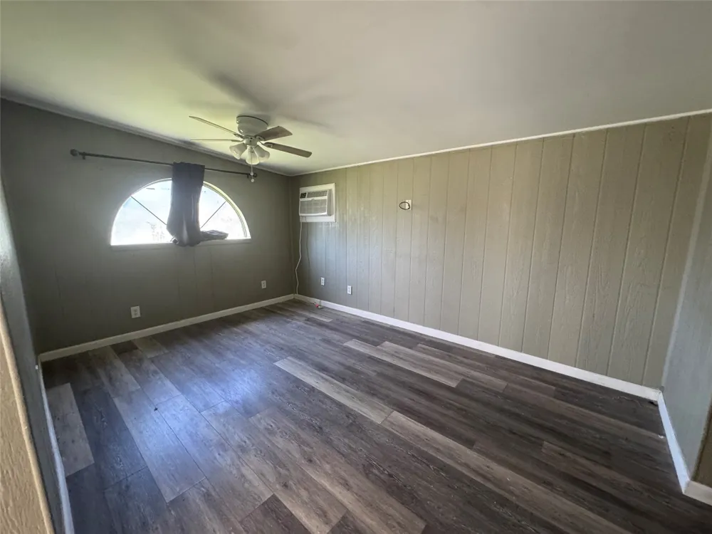 202 W Tarrant Street Cumby, TX 75433