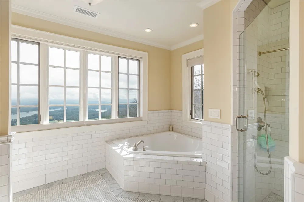 250 Meadow Ridge Drive Lake Toxaway, NC 28747