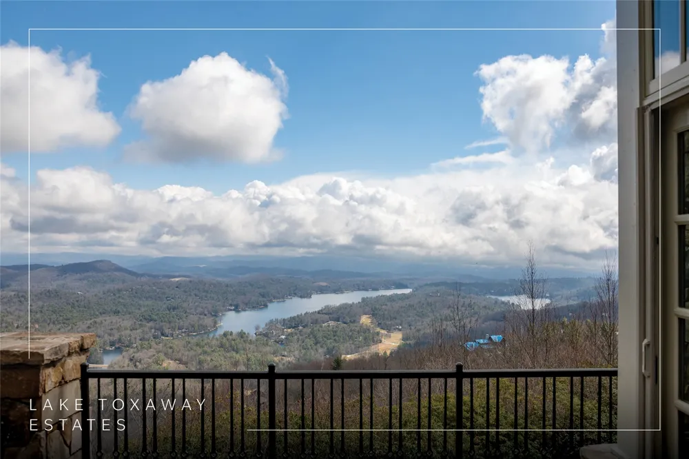 250 Meadow Ridge Drive Lake Toxaway, NC 28747