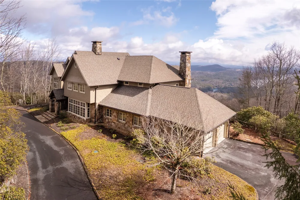 250 Meadow Ridge Drive Lake Toxaway, NC 28747