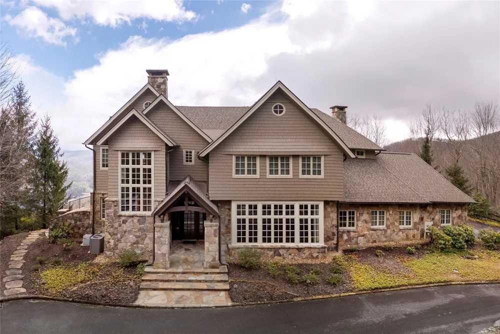 250 Meadow Ridge Drive Lake Toxaway, NC 28747