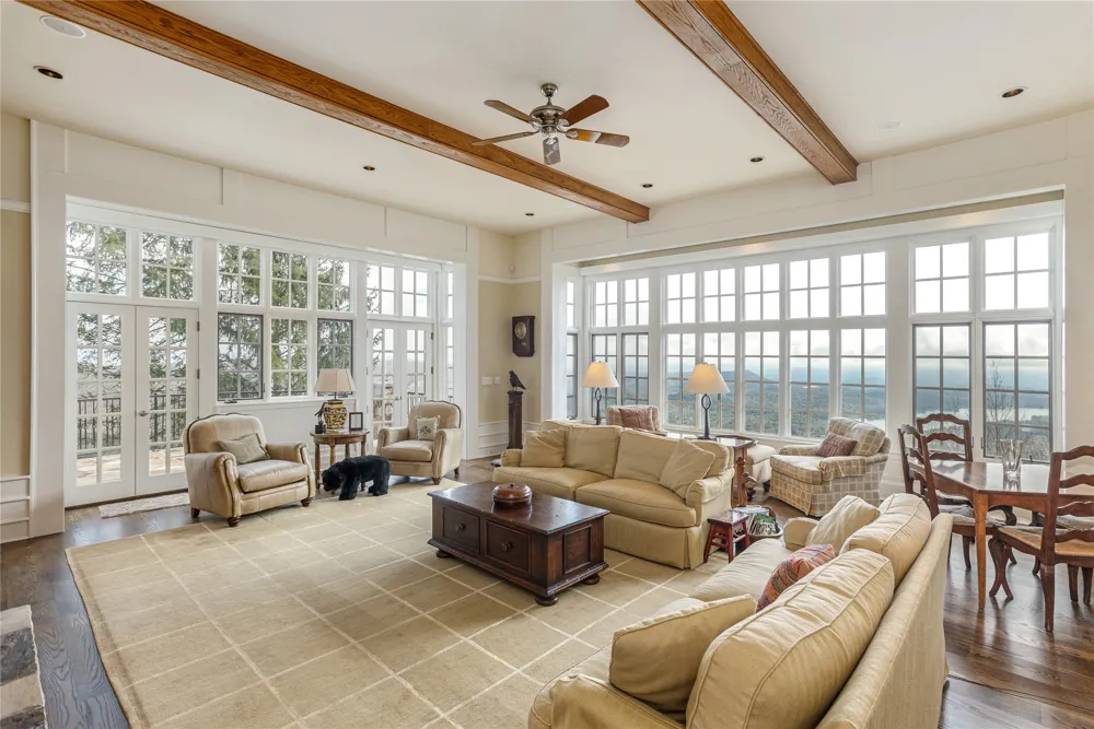 250 Meadow Ridge Drive Lake Toxaway, NC 28747