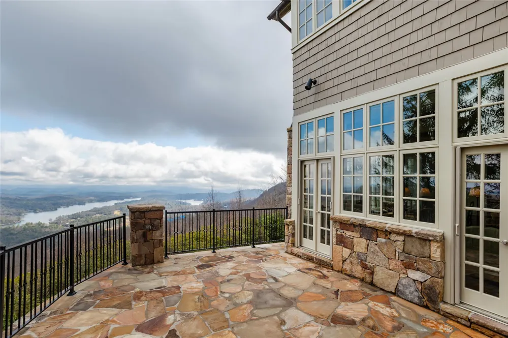 250 Meadow Ridge Drive Lake Toxaway, NC 28747