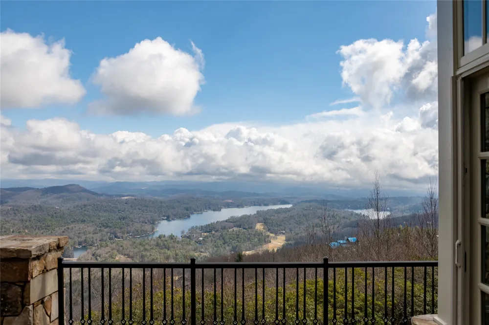 250 Meadow Ridge Drive Lake Toxaway, NC 28747