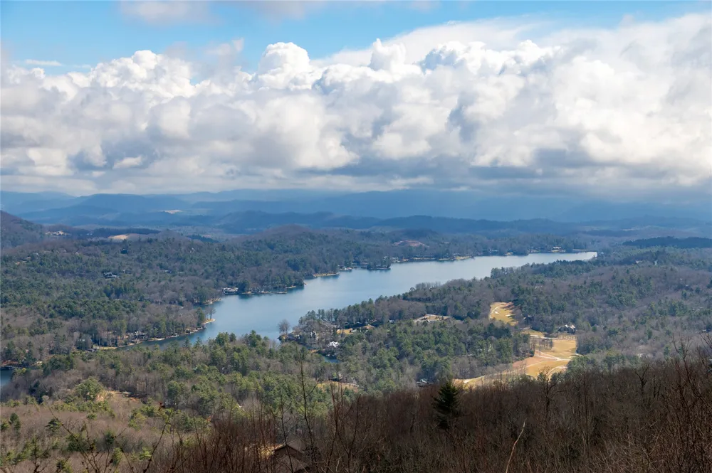 250 Meadow Ridge Drive Lake Toxaway, NC 28747