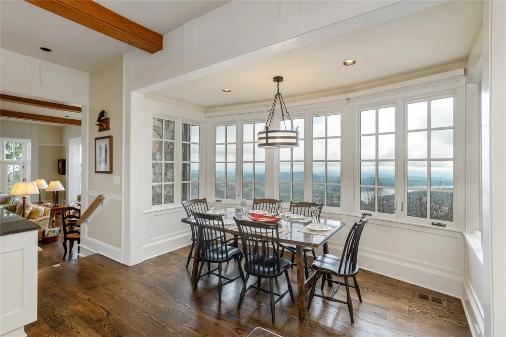 250 Meadow Ridge Drive Lake Toxaway, NC 28747