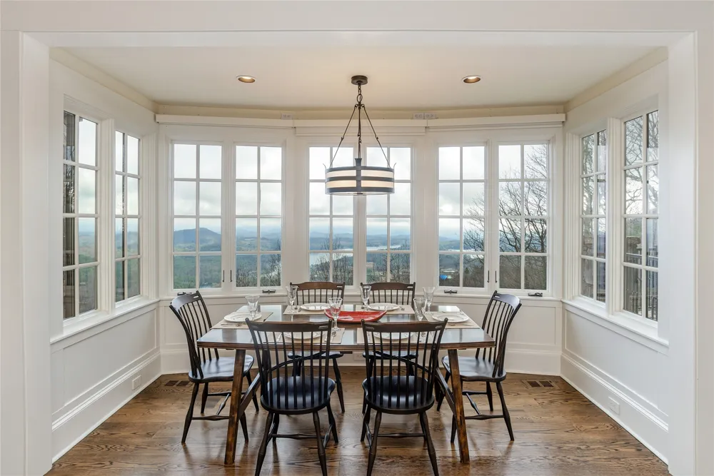 250 Meadow Ridge Drive Lake Toxaway, NC 28747