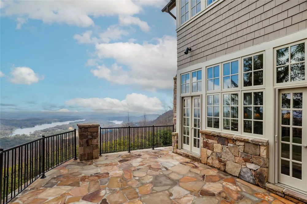 250 Meadow Ridge Drive Lake Toxaway, NC 28747