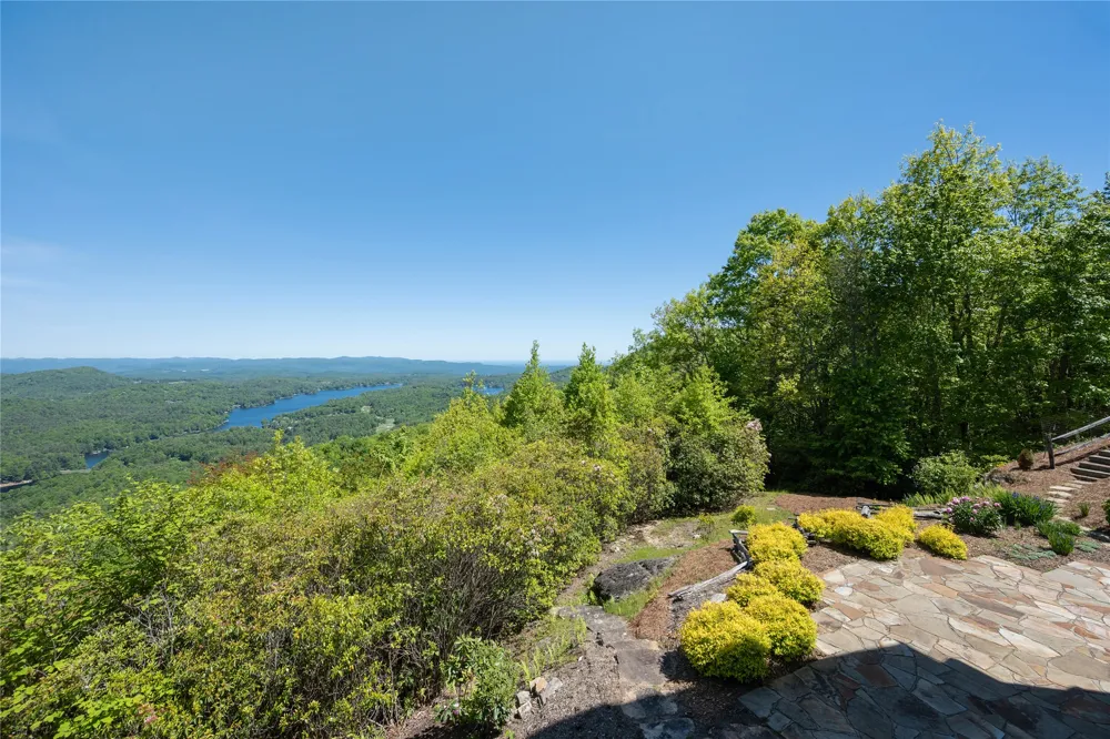 250 Meadow Ridge Drive Lake Toxaway, NC 28747