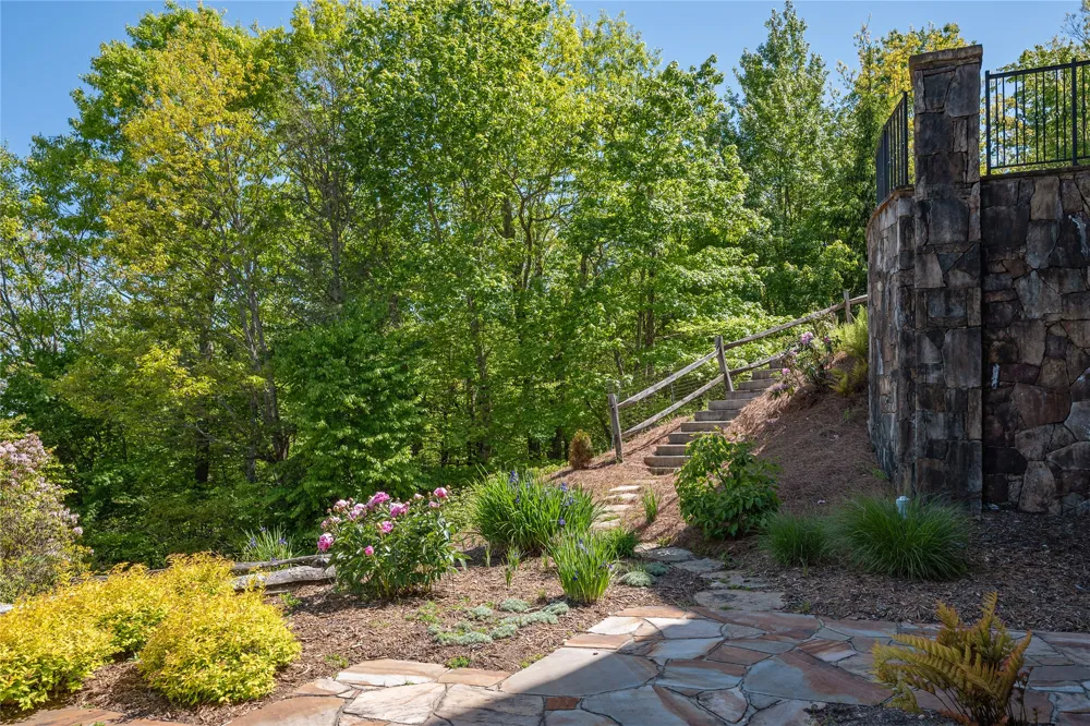 250 Meadow Ridge Drive Lake Toxaway, NC 28747