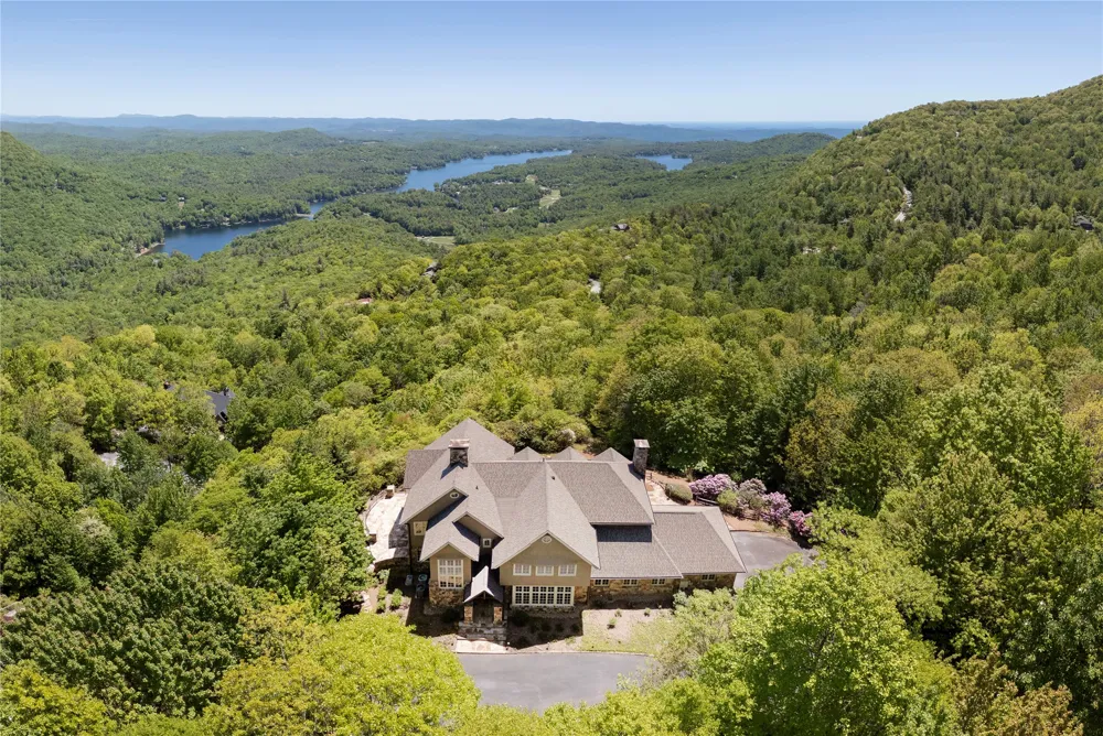 250 Meadow Ridge Drive Lake Toxaway, NC 28747