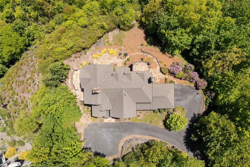250 Meadow Ridge Drive Lake Toxaway, NC 28747