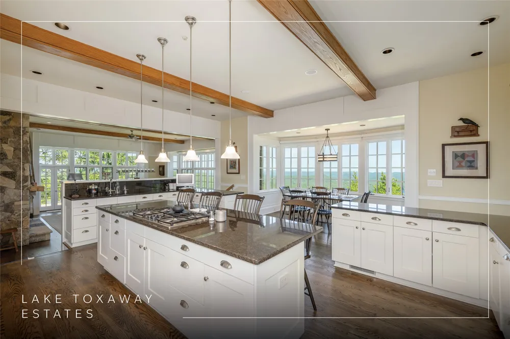 250 Meadow Ridge Drive Lake Toxaway, NC 28747