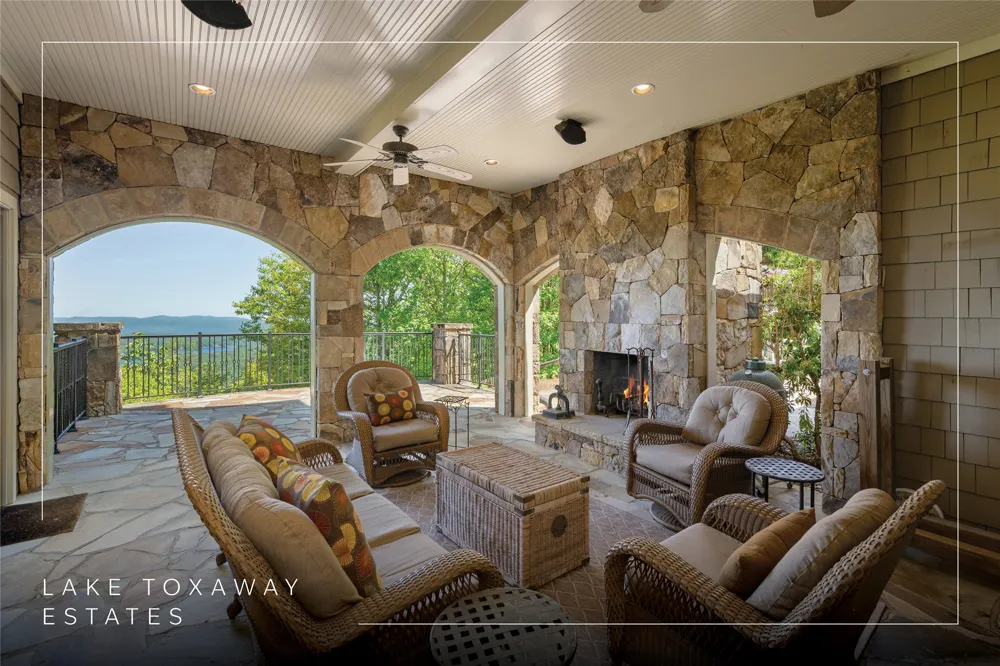 250 Meadow Ridge Drive Lake Toxaway, NC 28747