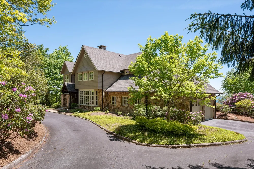 250 Meadow Ridge Drive Lake Toxaway, NC 28747