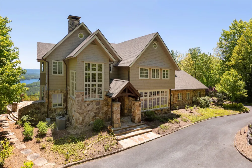250 Meadow Ridge Drive Lake Toxaway, NC 28747