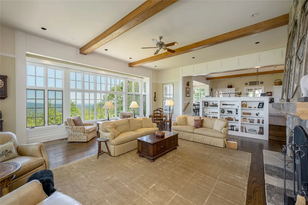 250 Meadow Ridge Drive Lake Toxaway, NC 28747