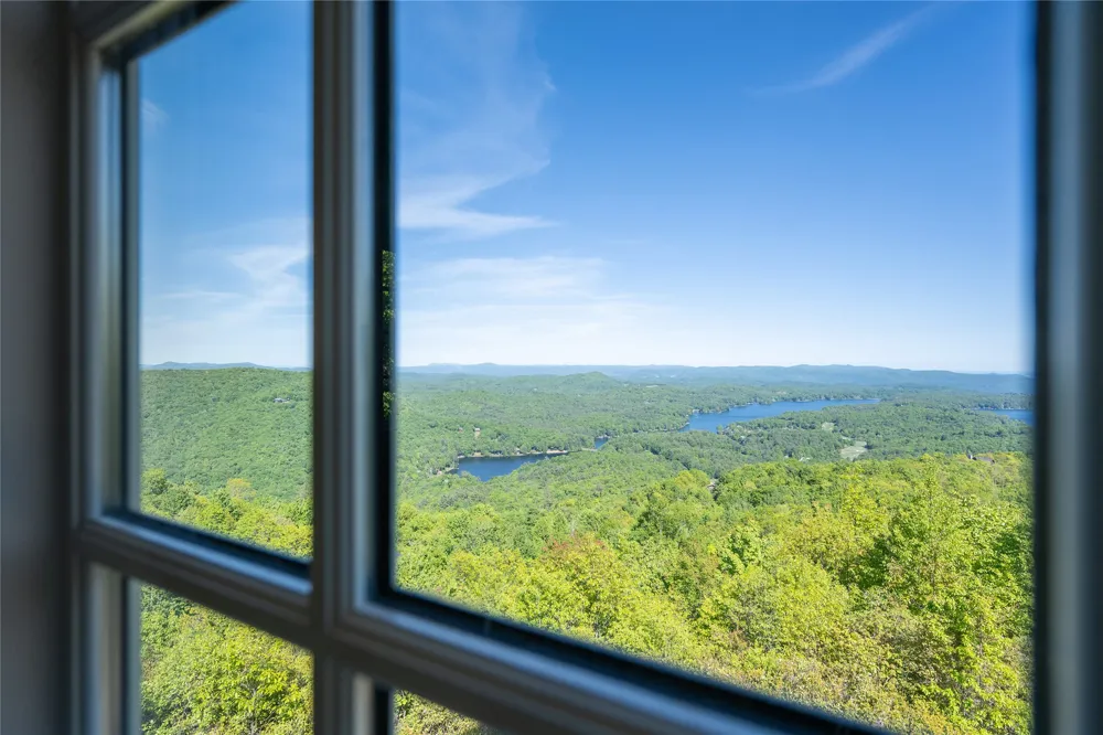 250 Meadow Ridge Drive Lake Toxaway, NC 28747