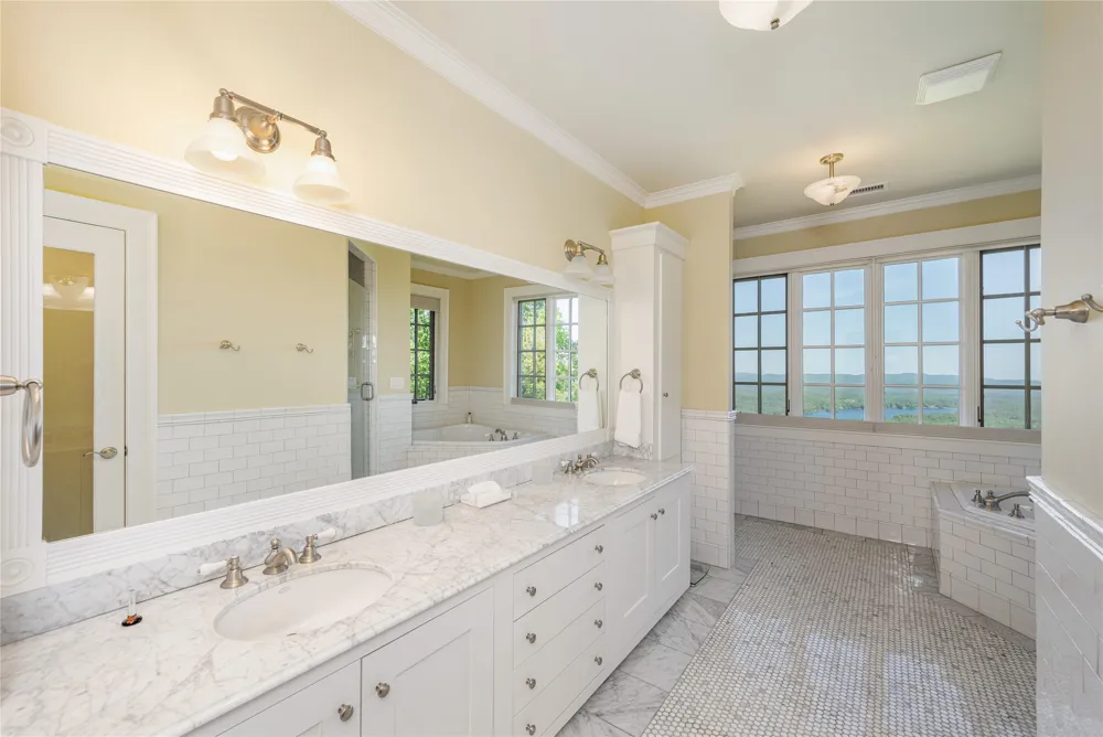 250 Meadow Ridge Drive Lake Toxaway, NC 28747