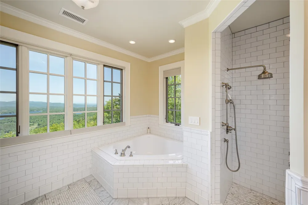 250 Meadow Ridge Drive Lake Toxaway, NC 28747