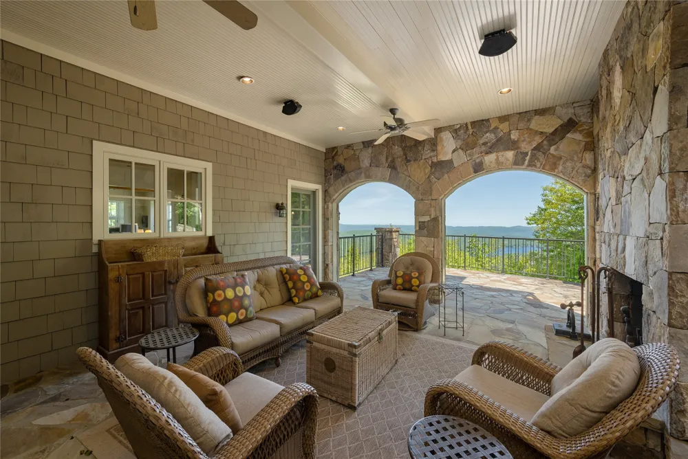 250 Meadow Ridge Drive Lake Toxaway, NC 28747