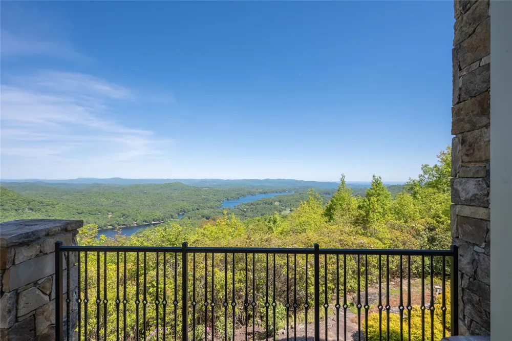 250 Meadow Ridge Drive Lake Toxaway, NC 28747