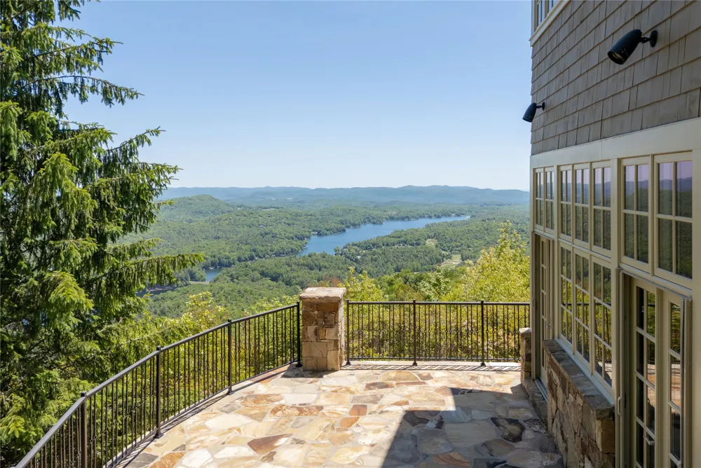250 Meadow Ridge Drive Lake Toxaway, NC 28747