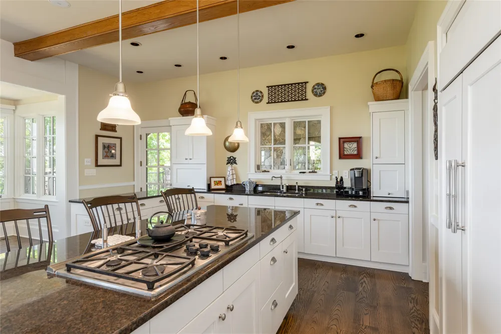 250 Meadow Ridge Drive Lake Toxaway, NC 28747