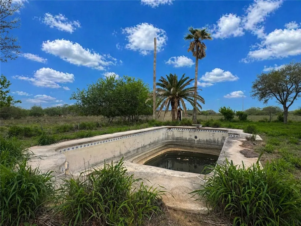 994 CR 170 Alice, TX 78332