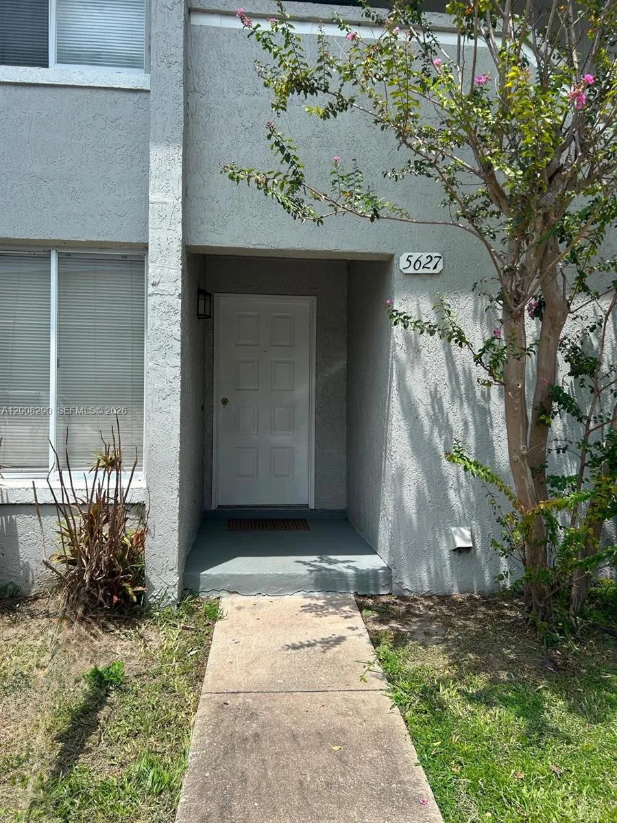 5627 Blue Shadows Court #3 Orlando, FL 32811
