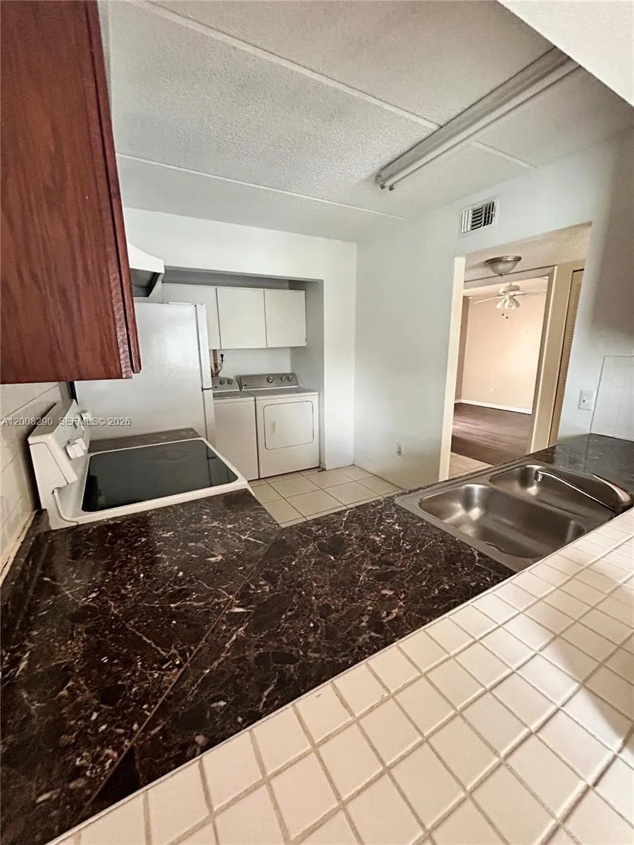 5627 Blue Shadows Court #3 Orlando, FL 32811
