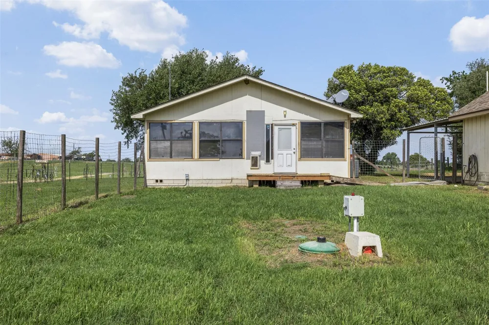 5505 S Farm To Market 486 Thorndale, TX 76577