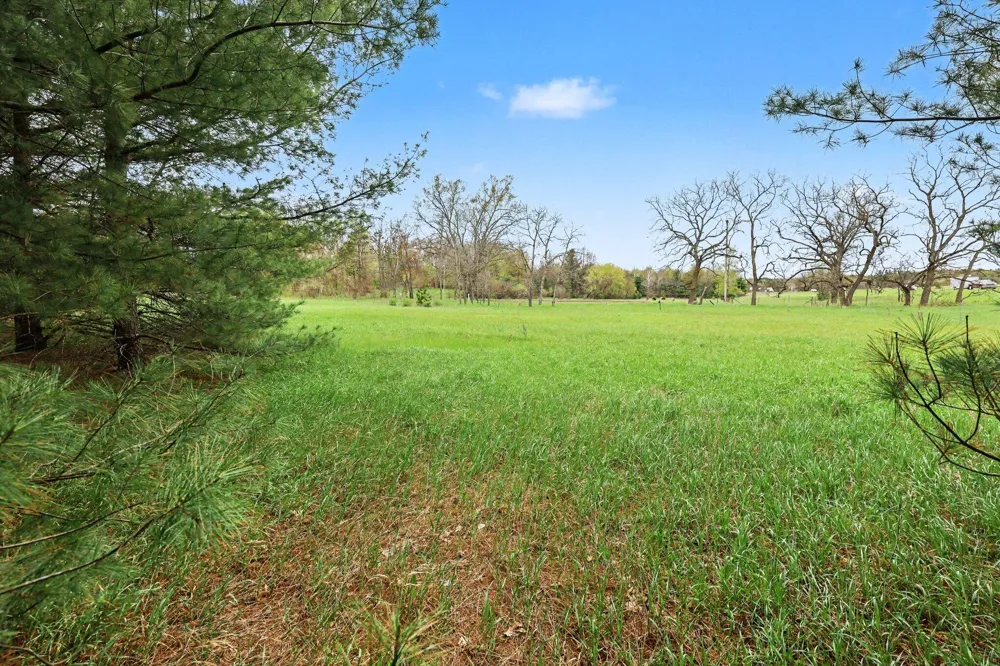 3724 Russell Street NE Cedar Springs, MI 49319