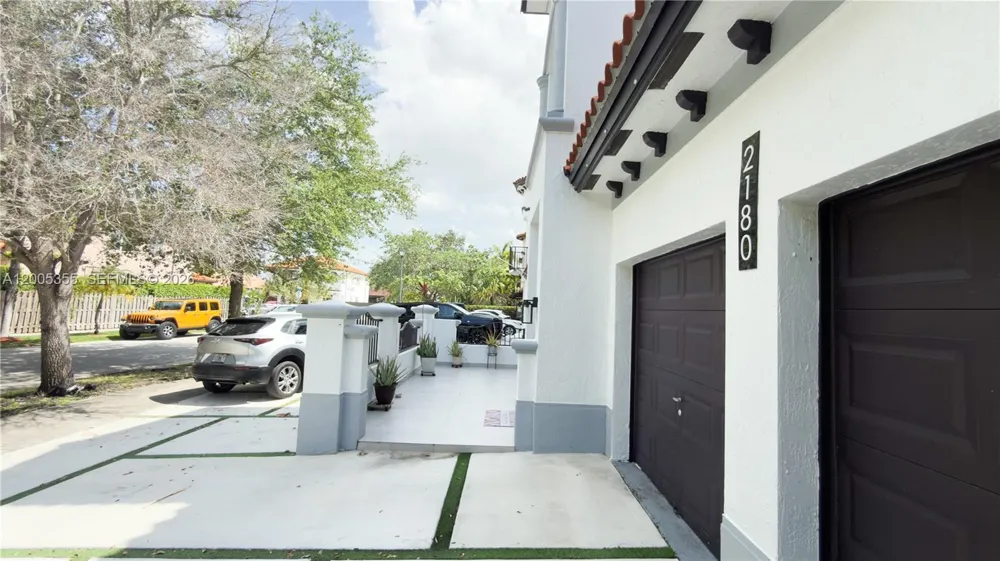 2180 SW 152nd Pl Miami, FL 33185
