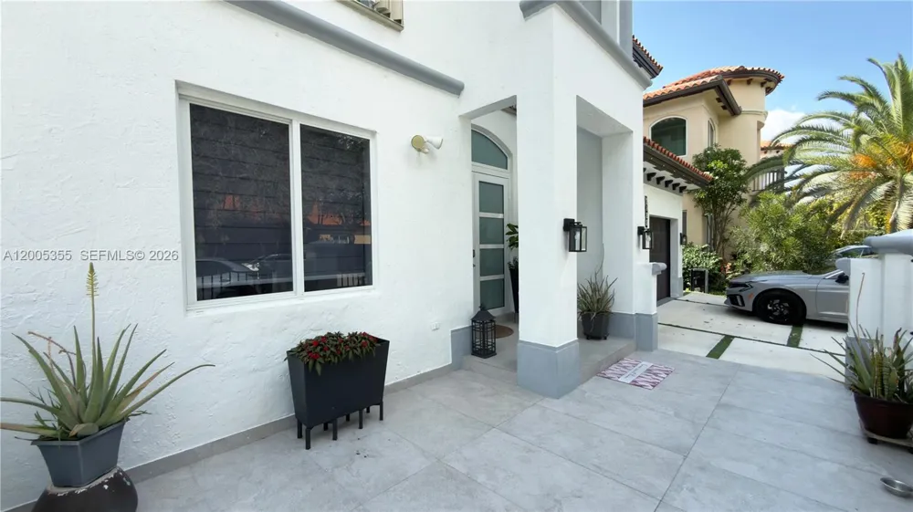 2180 SW 152nd Pl Miami, FL 33185