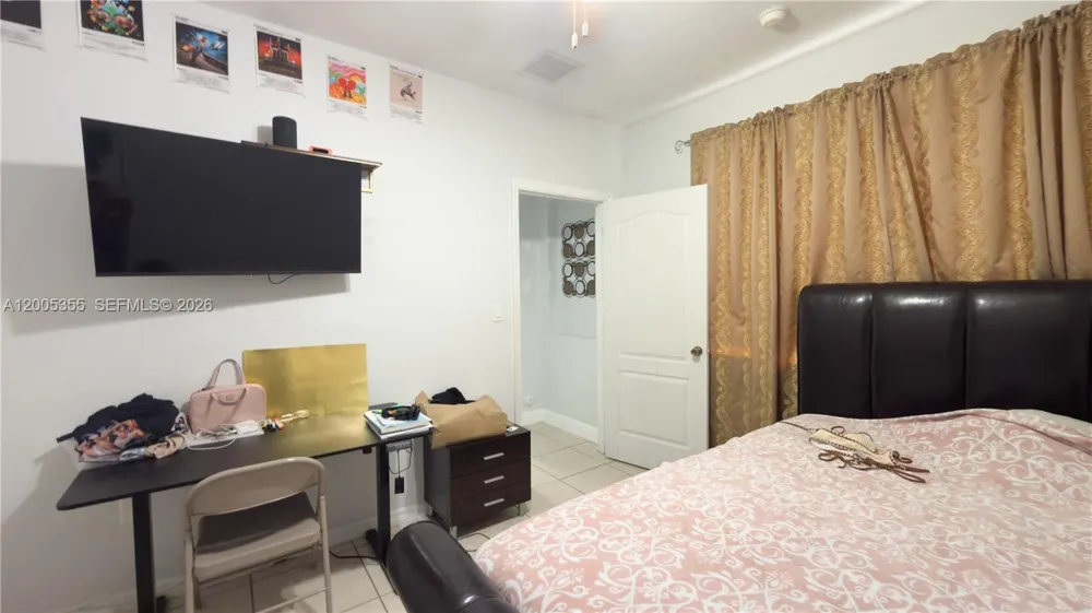 2180 SW 152nd Pl Miami, FL 33185