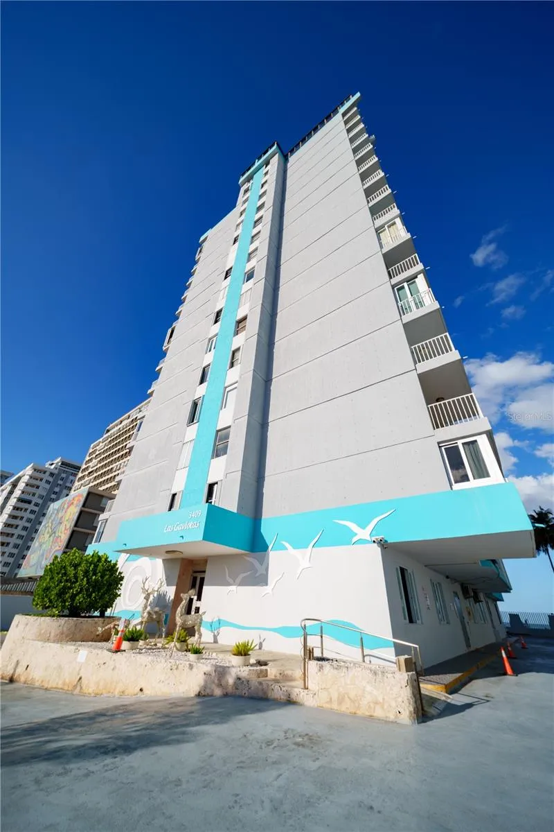 3409 ISLA VERDE AVENUE #701 Carolina, PR 00979