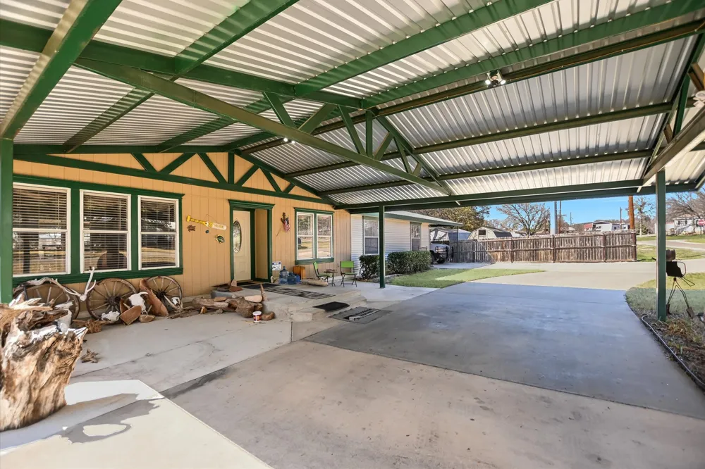 100 Highline Cutoff Kingsland, TX 78639