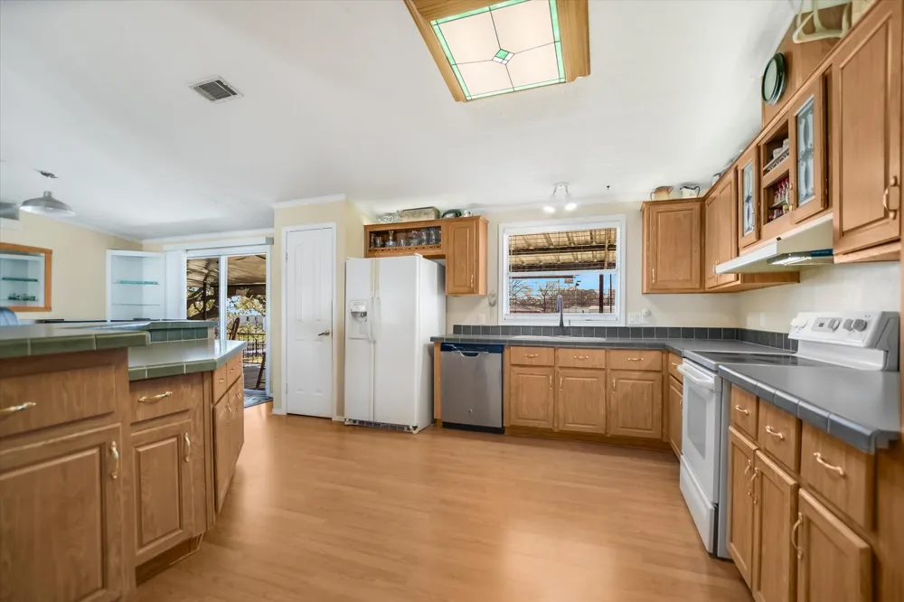 100 Highline Cutoff Kingsland, TX 78639