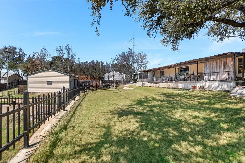 100 Highline Cutoff Kingsland, TX 78639