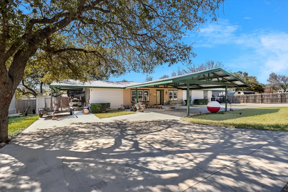 100 Highline Cutoff Kingsland, TX 78639
