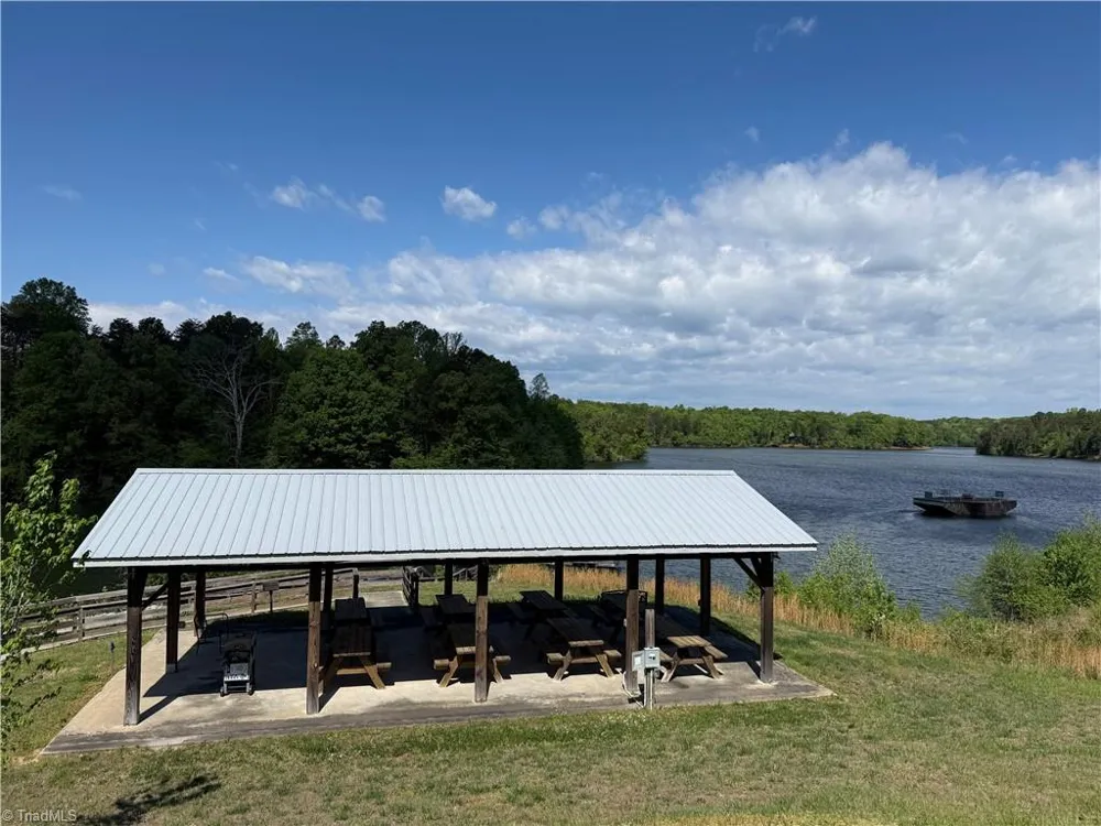 618 Crystal Cove Lane Yanceyville, NC 27379